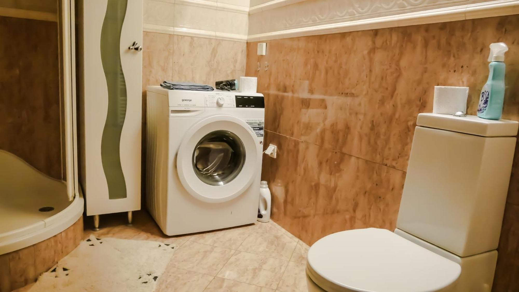 Majda Elegant With Prime Location And Parking